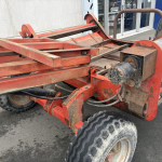 Taege 2 bale trailing hydraulic bale-feeder