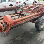 Taege 2 bale trailing hydraulic bale-feeder