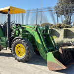 John Deere 6105M