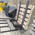 Quinn 2500kg pllet forks