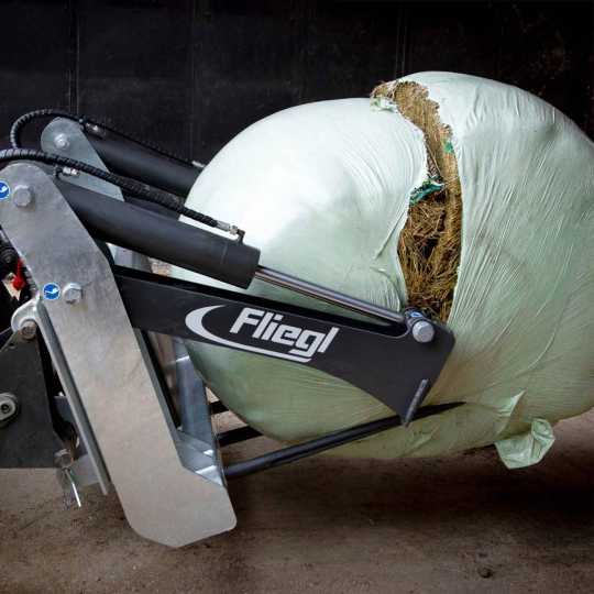 Fliegl Bale Cutter