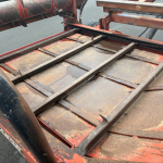 Taege 2 bale trailing hydraulic bale-feeder