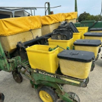 John Deere 7000