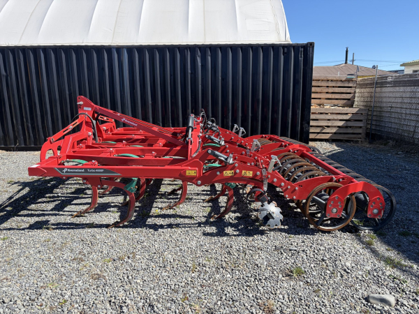 Kverneland Cultivator