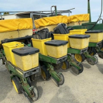 John Deere 7000