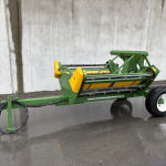 Hustler SL-700 Bale feeder