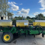 John Deere 7000