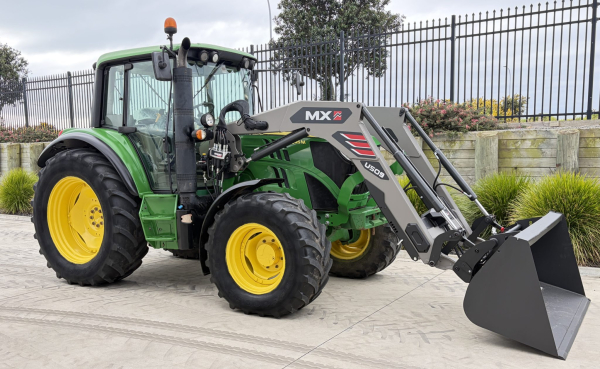 John Deere 6125M