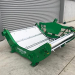 Hustler LX104