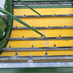 Hustler SL-700 Bale feeder