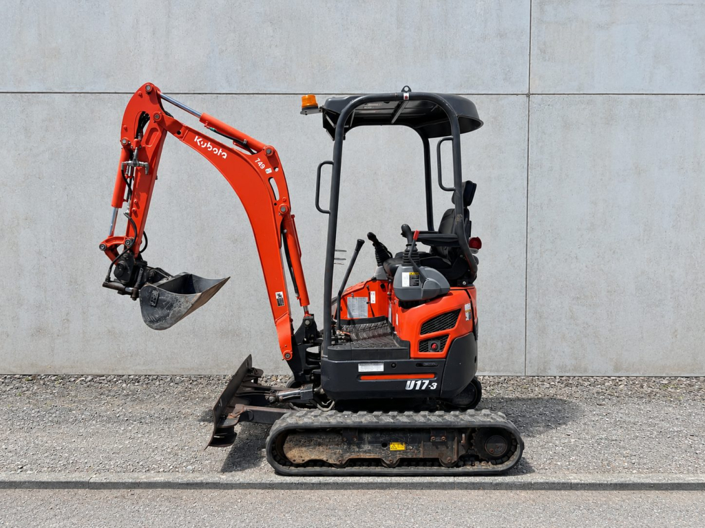 Kubota U17