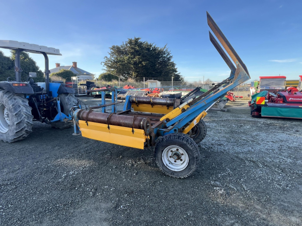 Scannell 2 Bale Trailing Feeder