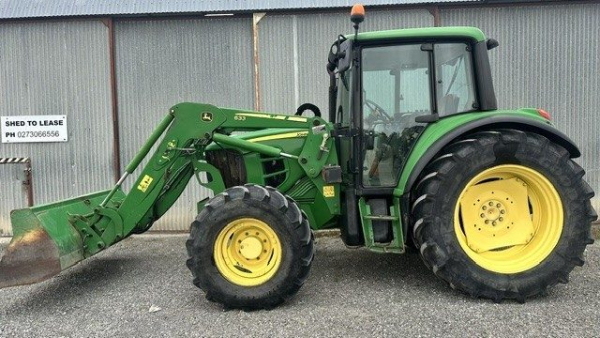 John Deere 6130