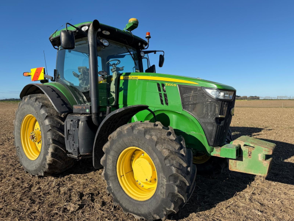 2012 John Deere 7200R
