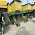 John Deere 7000
