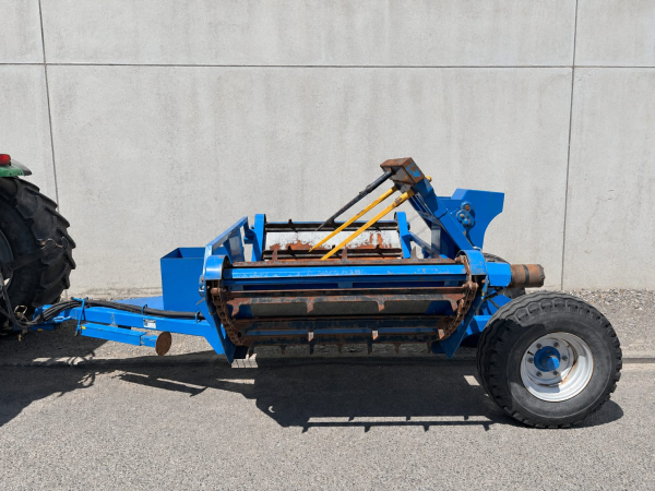 McIntosh Double Bale Feeder
