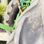 John Deere 6105M