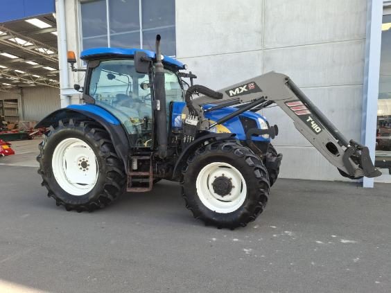New Holland T6050