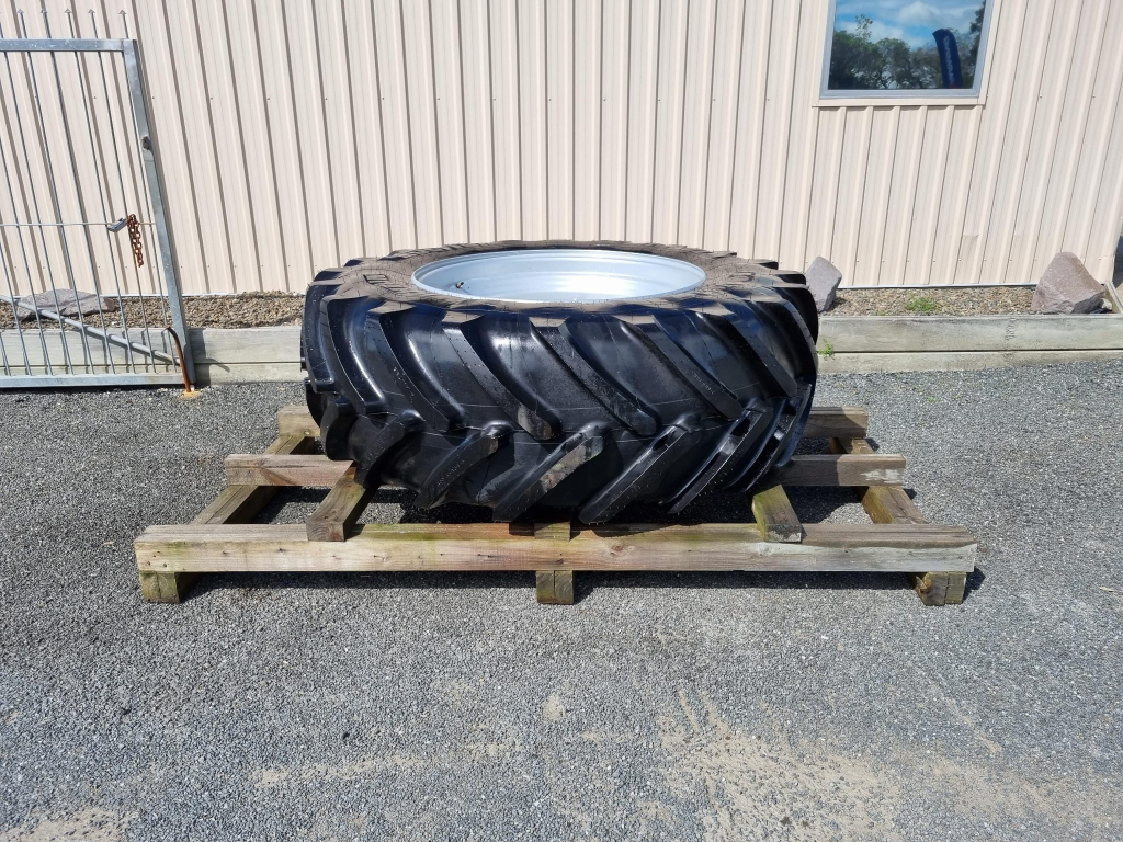 Michelin 600/65-R38