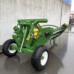 Hustler SL-700 Bale feeder