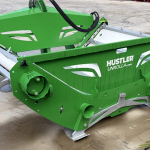 Hustler LX104